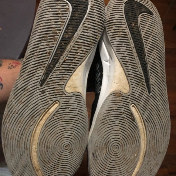 High top slightly used Nikes youth size 7 black and white - Picture 8 of 8